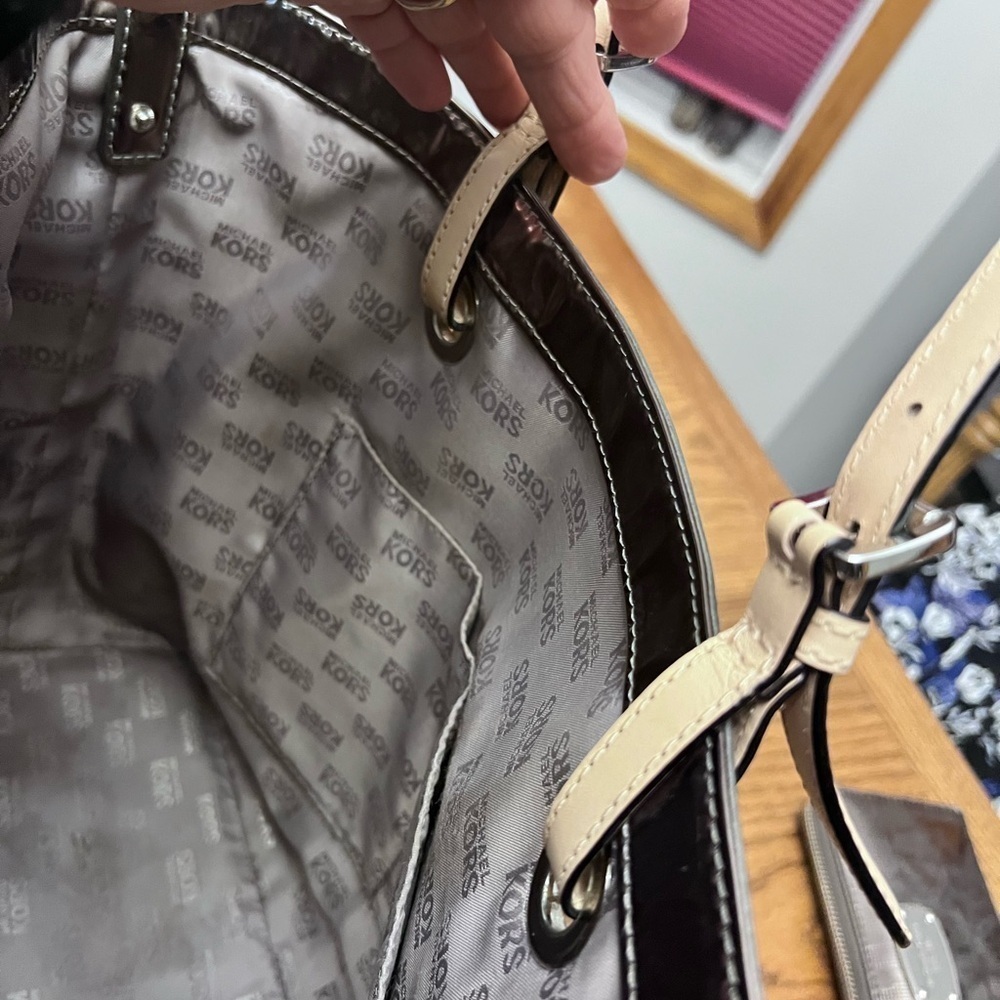 MICHAEL KORS JET SET EAST WEST MIRROR BRONZE METALLIC PATENT LEATHER TOTE - Picture 11 of 14